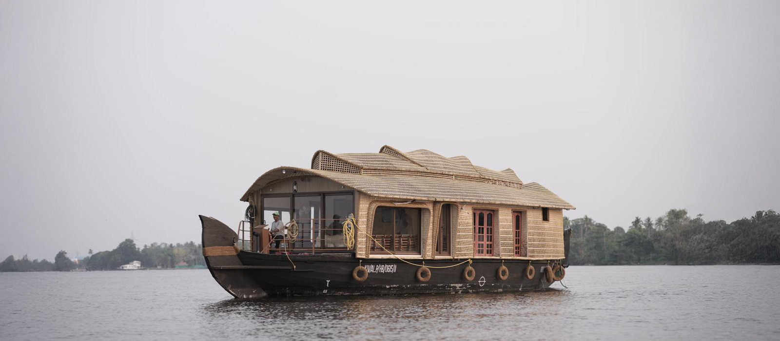 Lotus Lande's Couple houseboat in Alappuzha